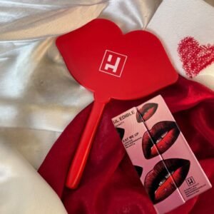 HL Edible Chic Kit |2 Edible Lipstick |1 Makeup Mirror